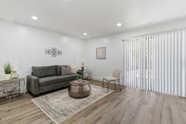 6823 Butler Ct, Stockton, CA 95219
