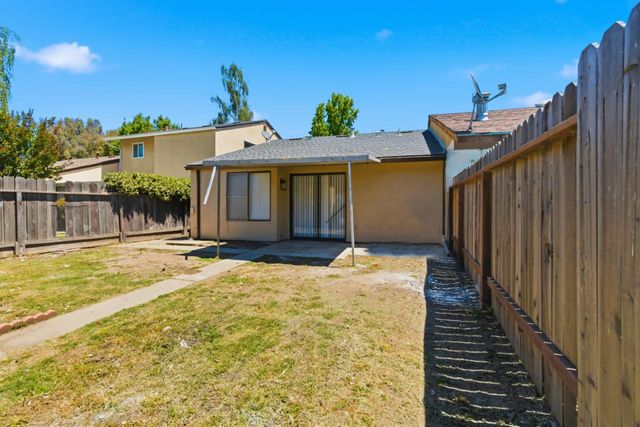 6823 Butler Ct, Stockton, CA 95219