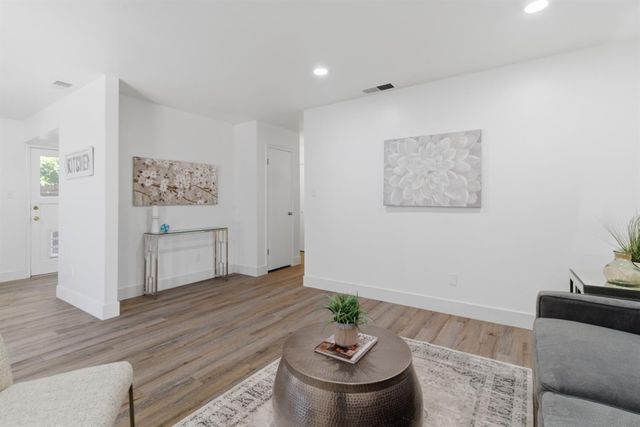6823 Butler Ct, Stockton, CA 95219
