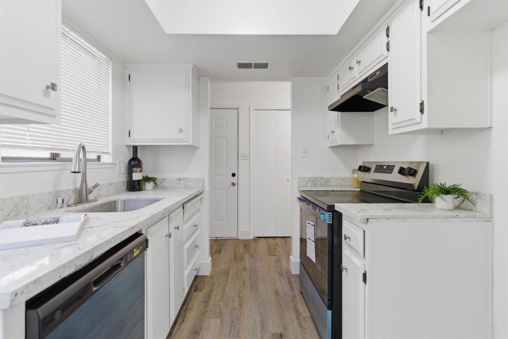 6823 Butler Ct, Stockton, CA 95219