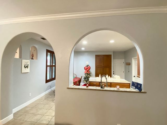 2943 W Harold Court, Visalia, CA 93291