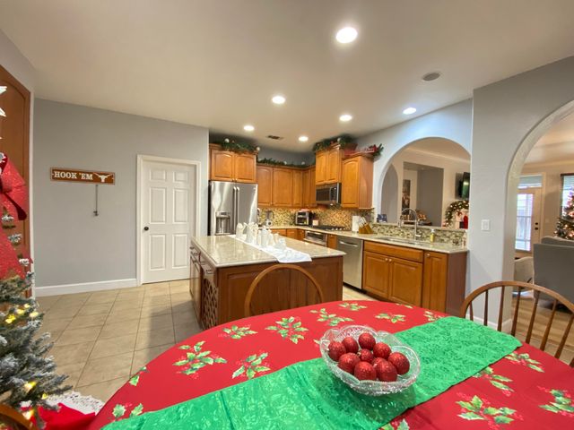 2943 W Harold Court, Visalia, CA 93291