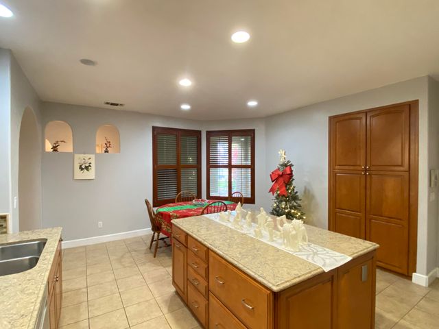 2943 W Harold Court, Visalia, CA 93291