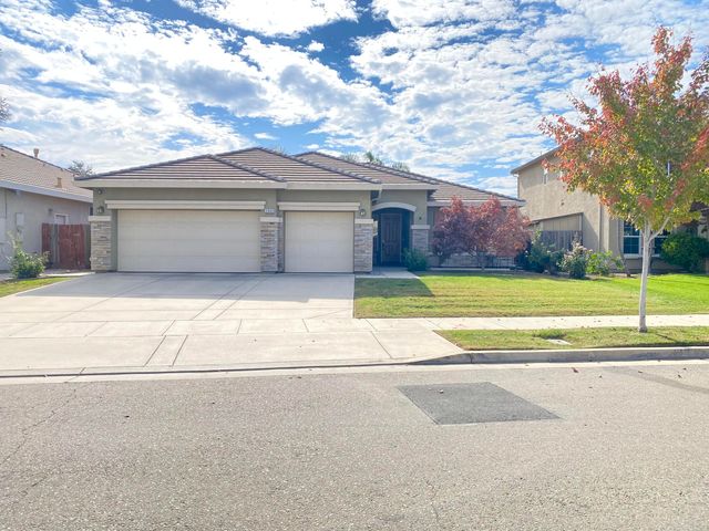 2943 W Harold Court, Visalia, CA 93291