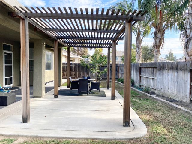 2943 W Harold Court, Visalia, CA 93291