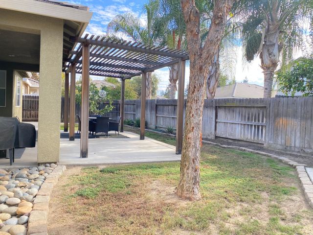 2943 W Harold Court, Visalia, CA 93291