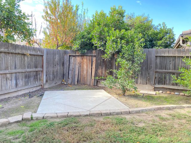2943 W Harold Court, Visalia, CA 93291