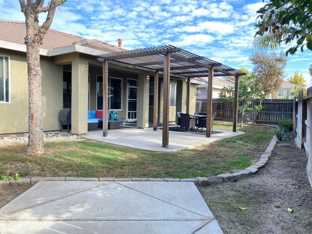 2943 W Harold Court, Visalia, CA 93291