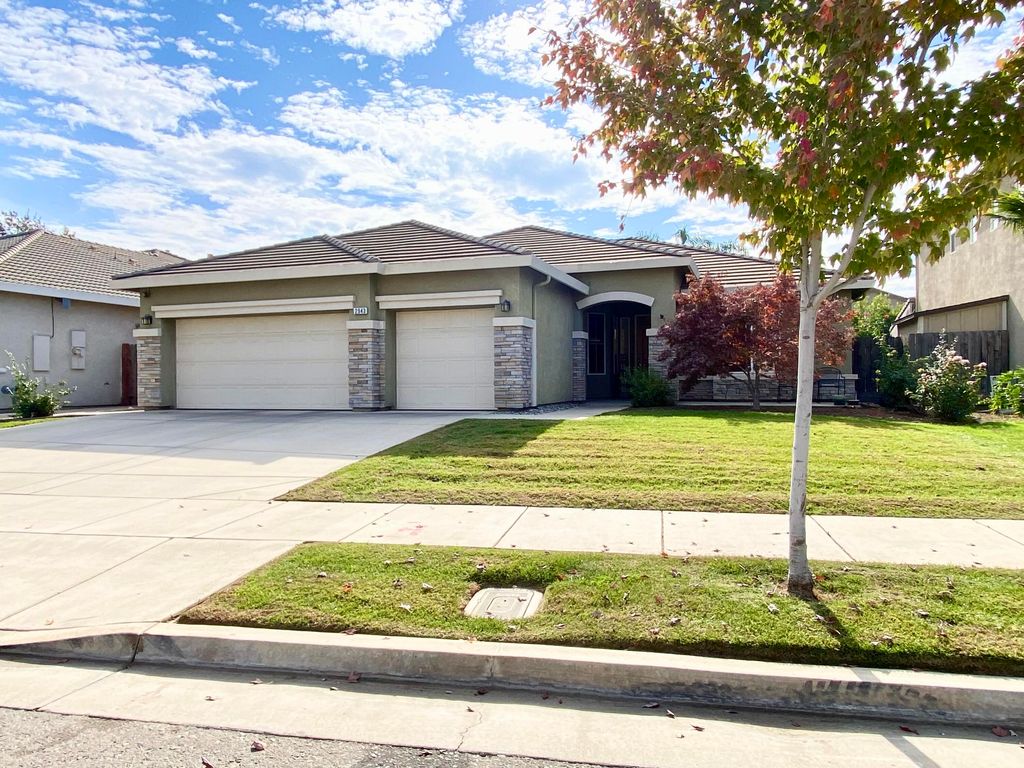 2943 W Harold Court, Visalia, CA 93291