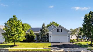7 ALLISTER LN, Columbus, NJ 08022