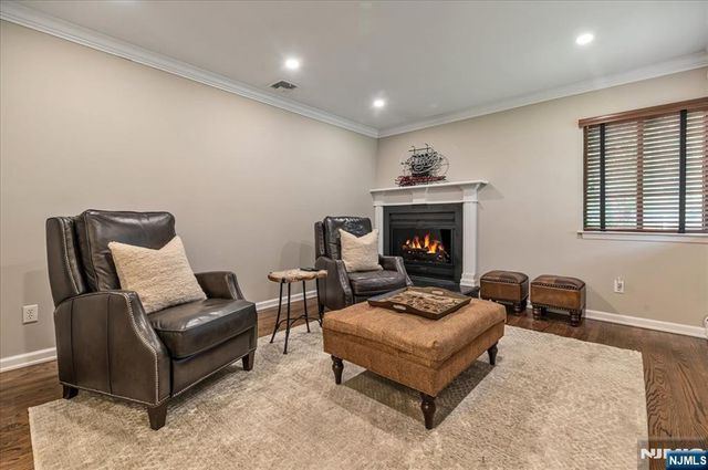 54 Spruce Run 54, Ramsey, NJ 07446