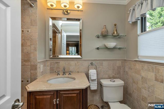 54 Spruce Run 54, Ramsey, NJ 07446
