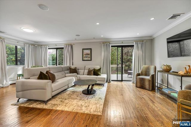 54 Spruce Run 54, Ramsey, NJ 07446