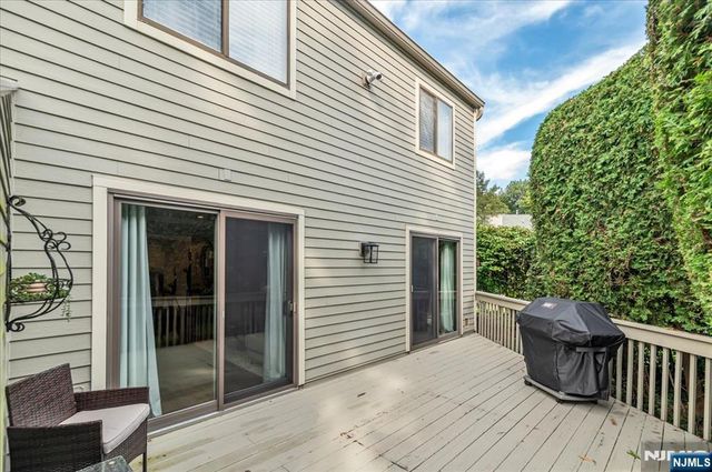54 Spruce Run 54, Ramsey, NJ 07446