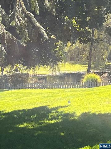54 Spruce Run 54, Ramsey, NJ 07446
