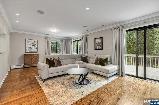 54 Spruce Run 54, Ramsey, NJ 07446