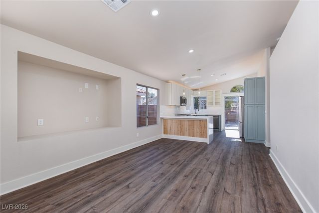 7141 Desert Clover Court, Las Vegas, NV 89129