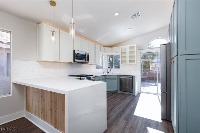 7141 Desert Clover Court, Las Vegas, NV 89129