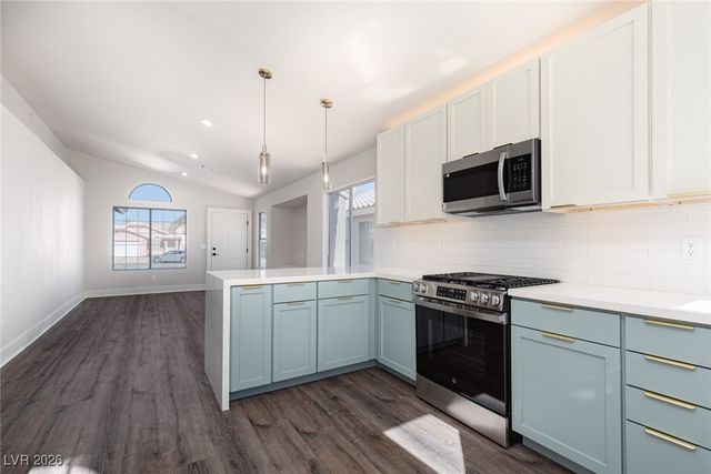 7141 Desert Clover Court, Las Vegas, NV 89129