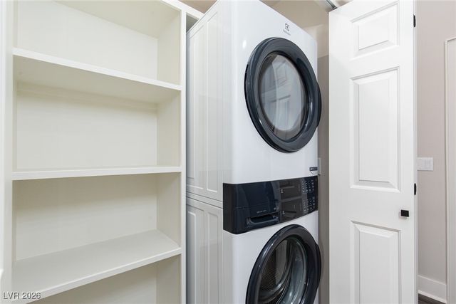 7141 Desert Clover Court, Las Vegas, NV 89129