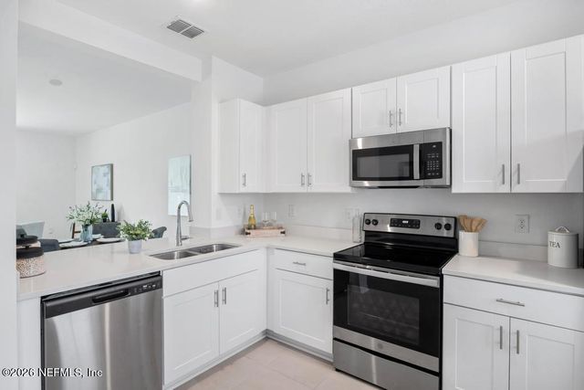 266 ANNIES Place, Jacksonville, FL 32218