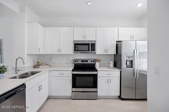 266 ANNIES Place, Jacksonville, FL 32218