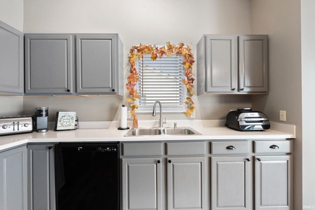 9609 Carine Cove, Fort Wayne, IN 46835