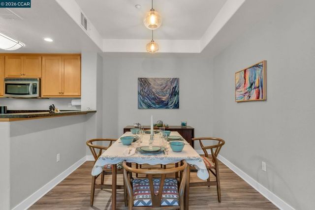 6078 Old Quarry Loop, Oakland, CA 94605