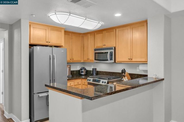 6078 Old Quarry Loop, Oakland, CA 94605