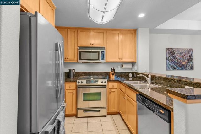 6078 Old Quarry Loop, Oakland, CA 94605