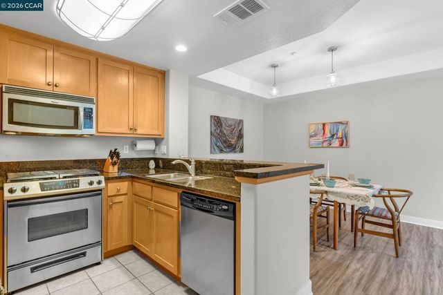 6078 Old Quarry Loop, Oakland, CA 94605