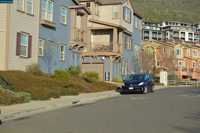 6078 Old Quarry Loop, Oakland, CA 94605