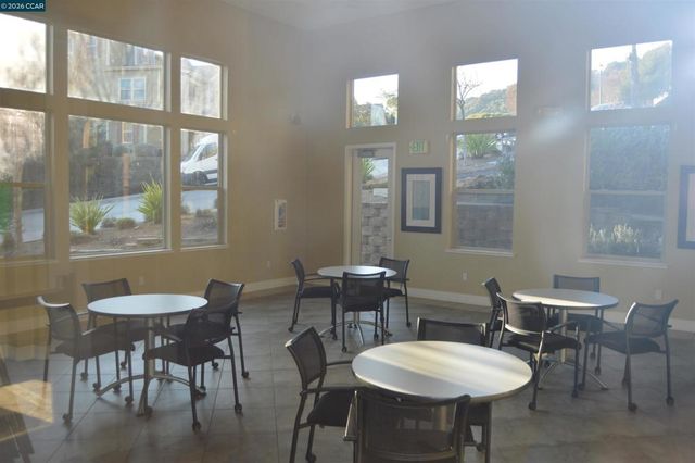 6078 Old Quarry Loop, Oakland, CA 94605