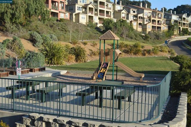 6078 Old Quarry Loop, Oakland, CA 94605