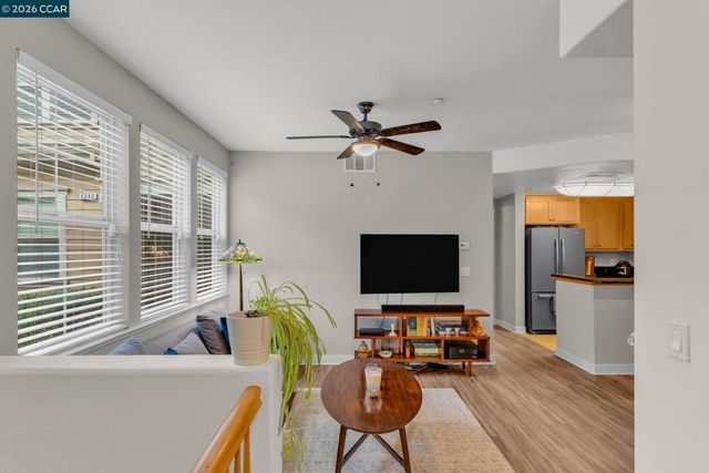 6078 Old Quarry Loop, Oakland, CA 94605