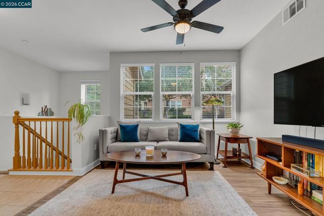 6078 Old Quarry Loop, Oakland, CA 94605