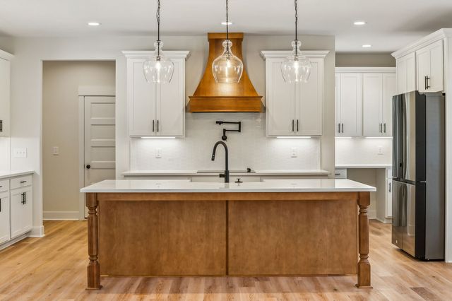 19 GHOLSON ROAD, Clarksville, TN 37043