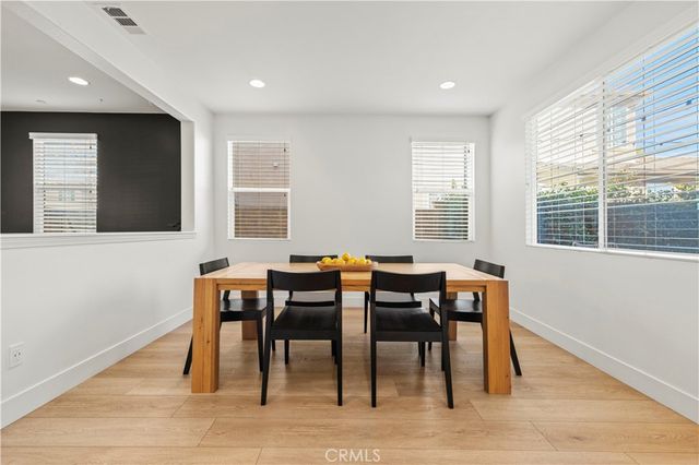 28384 Vista Del Rio, Valencia, CA 91354