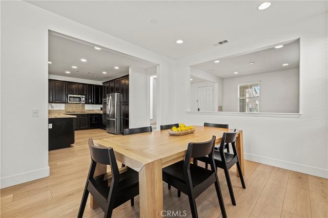 28384 Vista Del Rio, Valencia, CA 91354