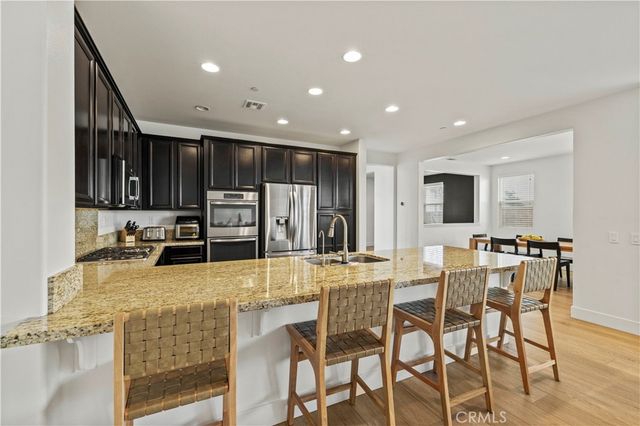 28384 Vista Del Rio, Valencia, CA 91354