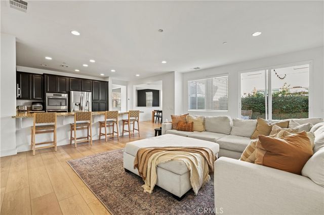 28384 Vista Del Rio, Valencia, CA 91354