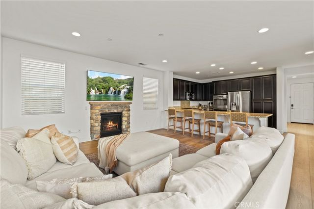 28384 Vista Del Rio, Valencia, CA 91354