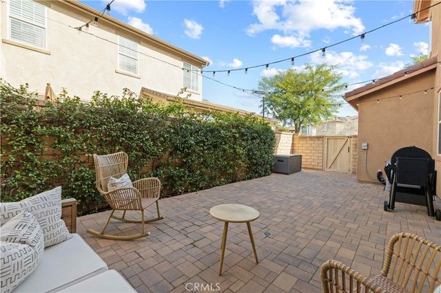 28384 Vista Del Rio, Valencia, CA 91354