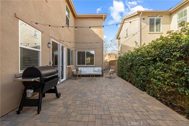 28384 Vista Del Rio, Valencia, CA 91354