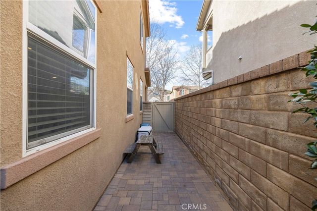 28384 Vista Del Rio, Valencia, CA 91354