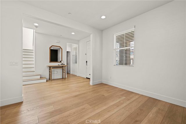 28384 Vista Del Rio, Valencia, CA 91354