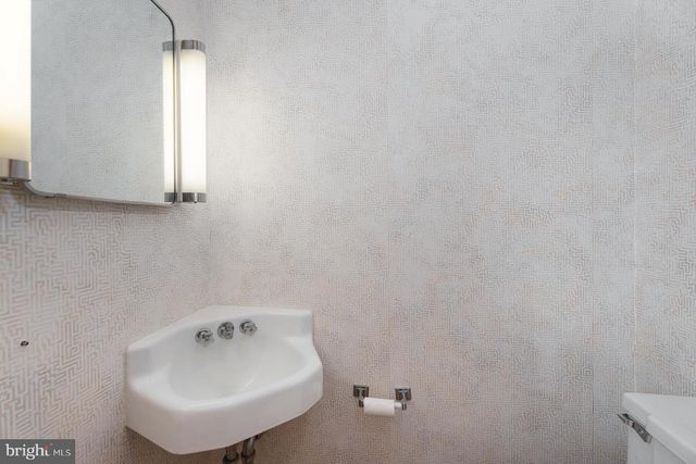 70 BRAEBURN DR, Princeton, NJ 08540