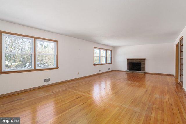 70 BRAEBURN DR, Princeton, NJ 08540