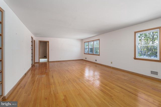 70 BRAEBURN DR, Princeton, NJ 08540