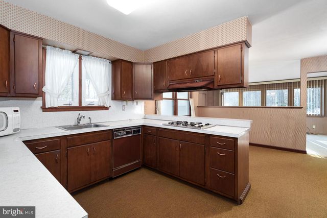 70 BRAEBURN DR, Princeton, NJ 08540